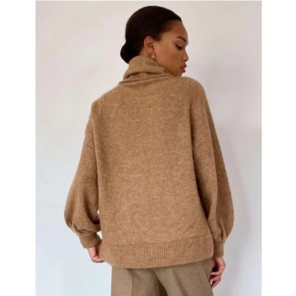 Aritzia Babaton | Adichie Oversized turtleneck Sweater Constant Camel - Picture 3 of 10